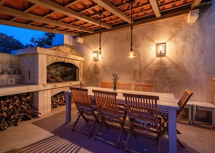 Komelo Villa Škrip